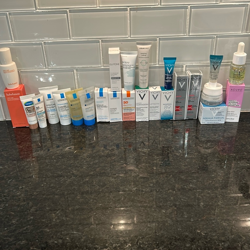 📦 23 RANDOM BRAND NEW SKINCARE BUNDLE Vichy, La Roche-Posay,Sulwhasoo, ECT